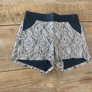 Beige & black small floral shorts
